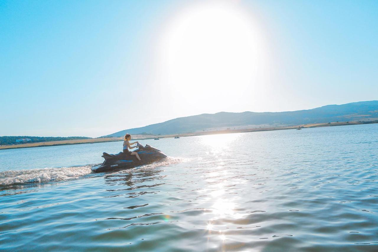 Laguna Beach Club Bazaleti Lake Dushet'i ภายนอก รูปภาพ